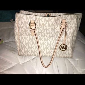 Michael kors purse